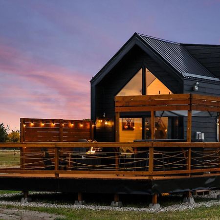 Modern Tiny Cabin, With Hot Tub In Choteau Mt Extérieur photo