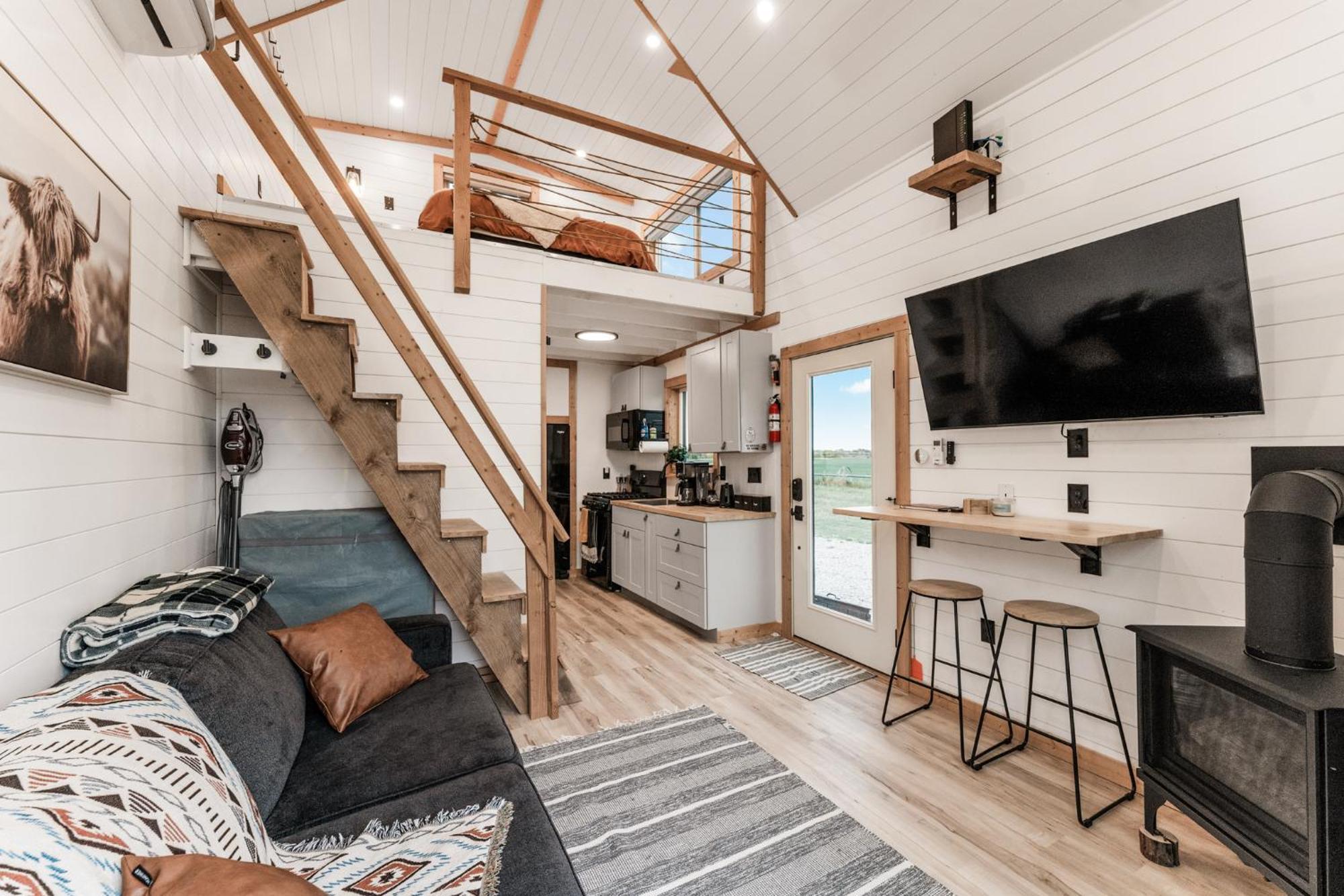 Modern Tiny Cabin, With Hot Tub In Choteau Mt Extérieur photo