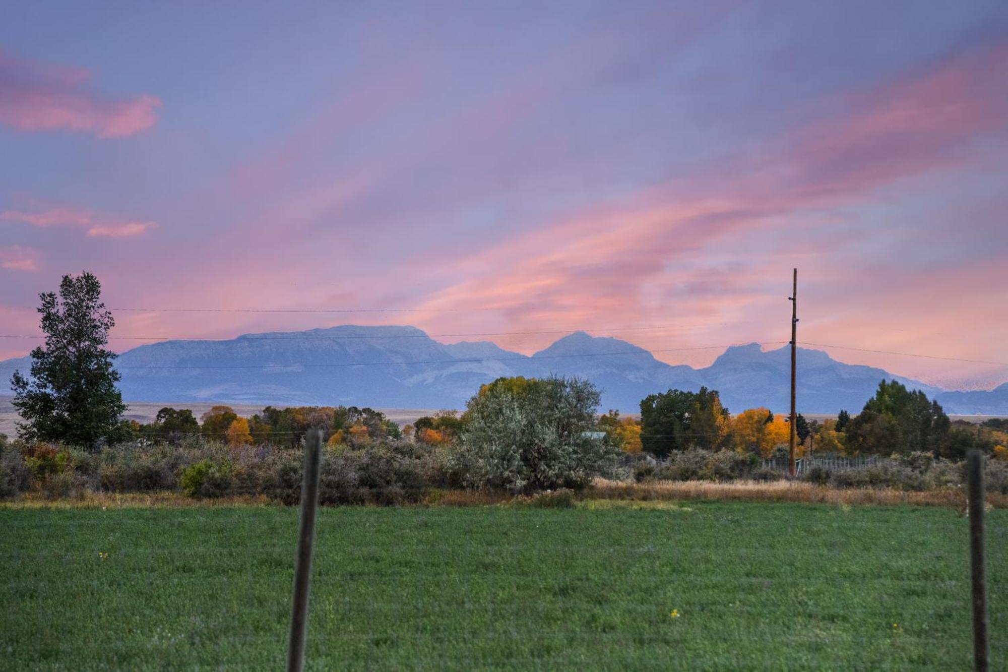 Modern Tiny Cabin, With Hot Tub In Choteau Mt Extérieur photo
